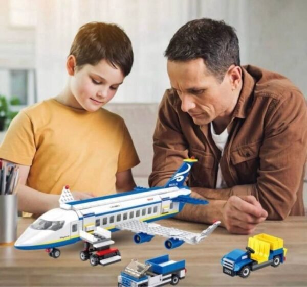 whatsapp-image-2024-11-04-at-12-45-23-standard.jpg JUEGO DE AEROPUERTO Y AVION (LEGO)
